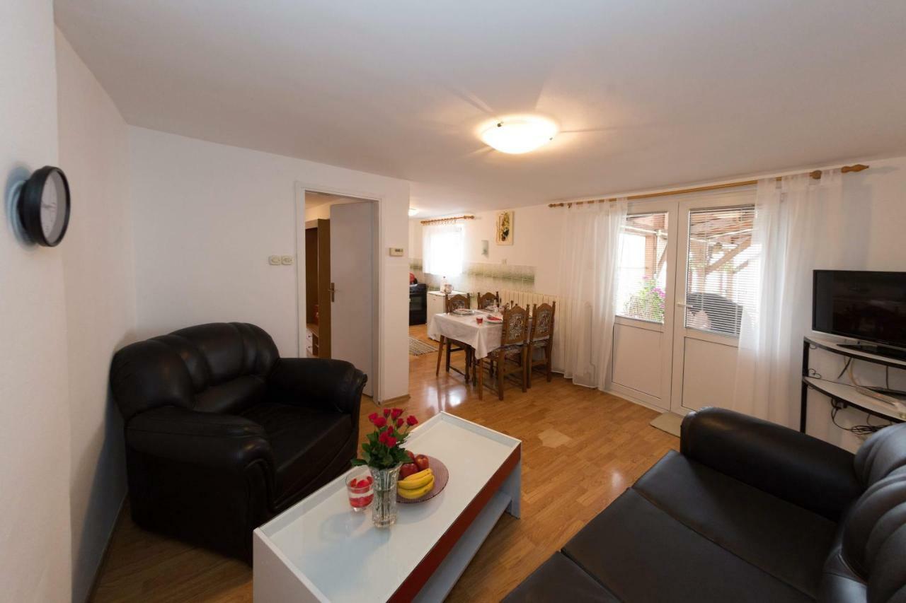 Apartman Antea Оточац Экстерьер фото